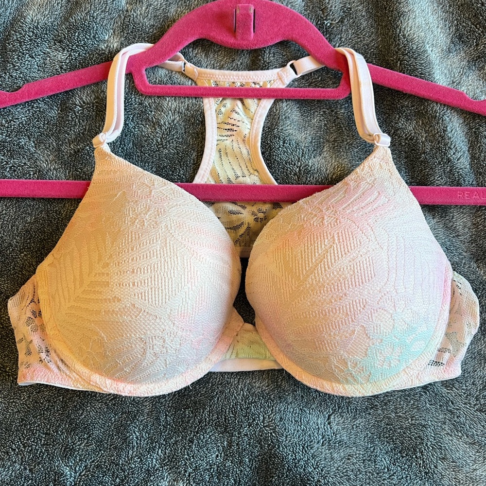 NWOT VS Pink Lace Bralette💓